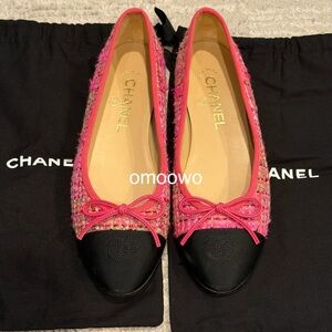 CHANEL Tweed Pink and Black Ballet Flats